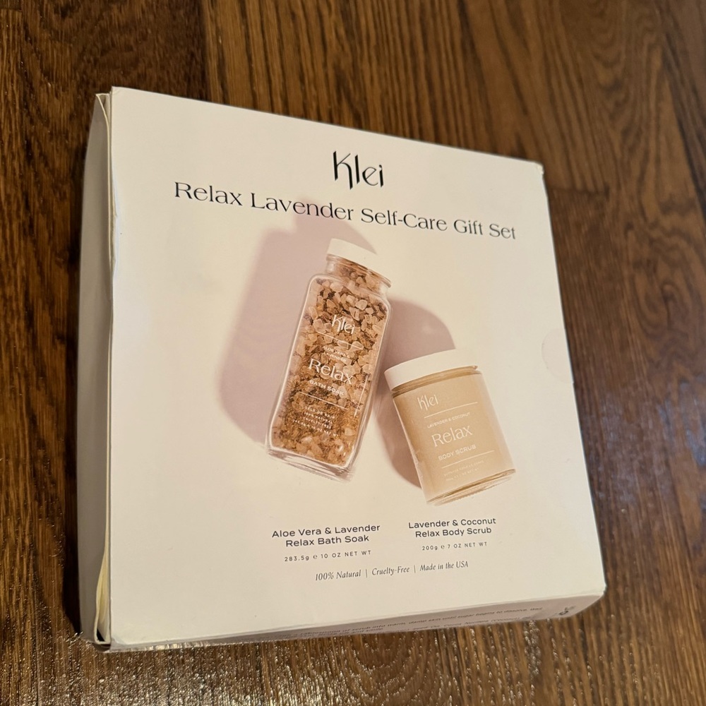 Klei Bath Soak and Body Scrub Gift Set - Lavender - NWT